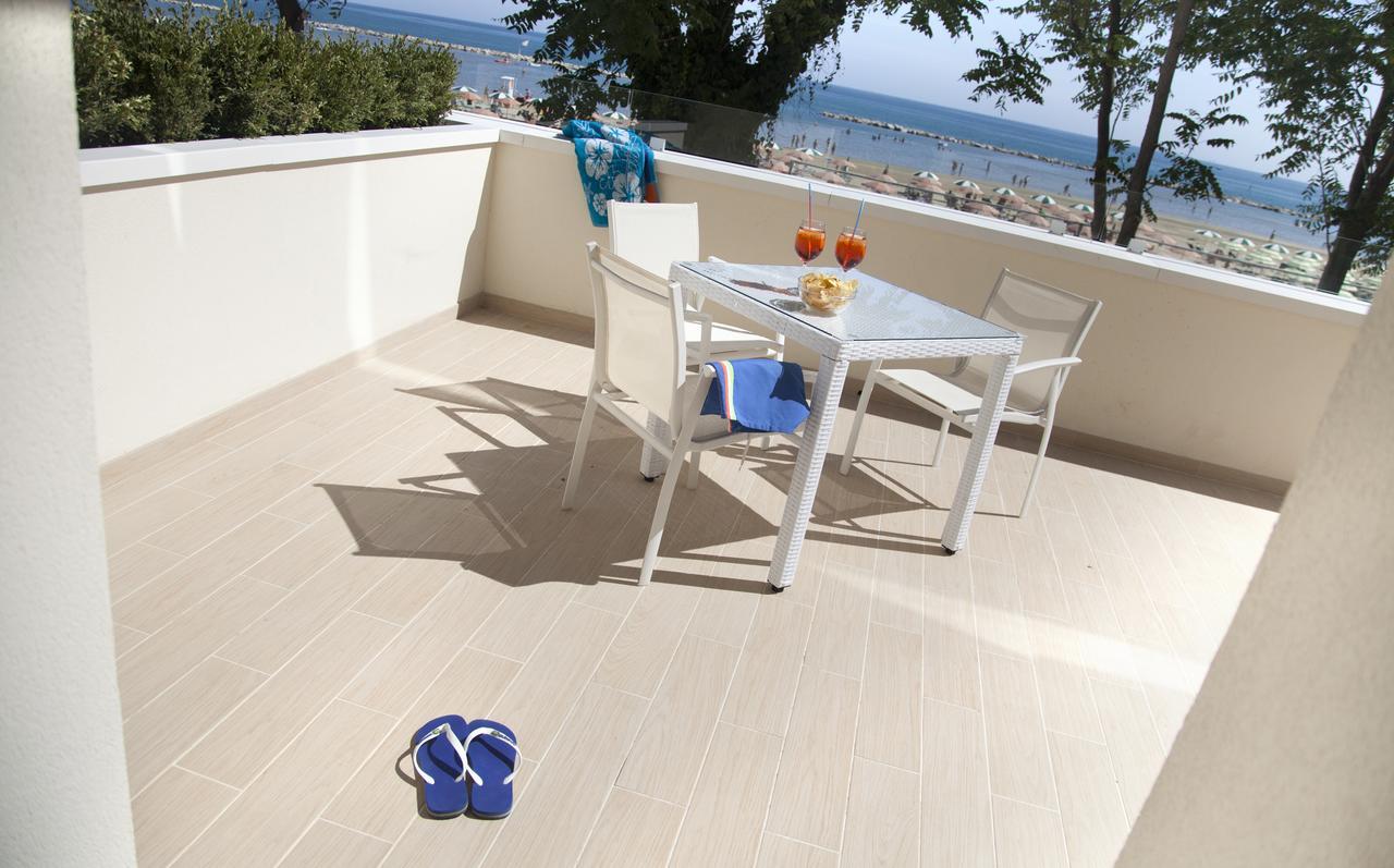 Marina Beach Suite Hotel Rimini Extérieur photo